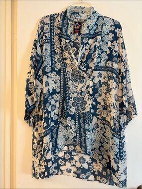 Johnny Was Women’s Solei Blue and Ivory Floral Patchwork V-Neck Wrap Tunic, S